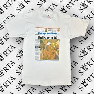 Vintage 90s NBA Championship Chicago Bulls Michael Jordan Newspaper Print Shirt